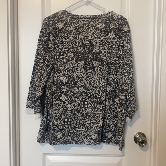 LAST CHANCE - First Issue a Liz Claiborne Company Grey Damask Cotton Top - Picture 2 of 4